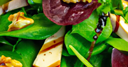 Jarní kuřecí salát s křupavými bramborovými hranolky