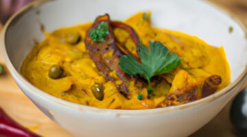 Dhal s karfiolom a kari.