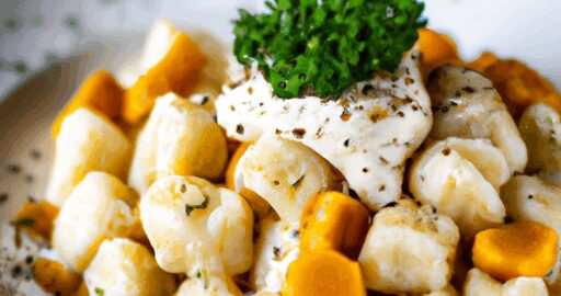 Špaldové gnocchi s křenovou omáčkou