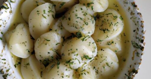 Bramborové knedlíky s koprovou omáčkou