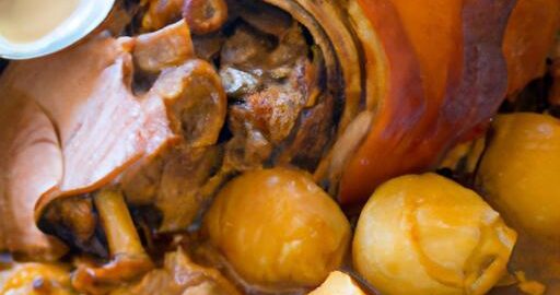 Pečené vepřové koleno s knedlíky