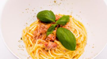 Těstoviny alla Carbonara s bazalkou