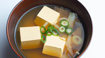 Japonská polévka miso s tofu