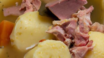 Pražský šunkový guláš s knedlíkem