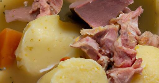 Pražský šunkový guláš s knedlíkem